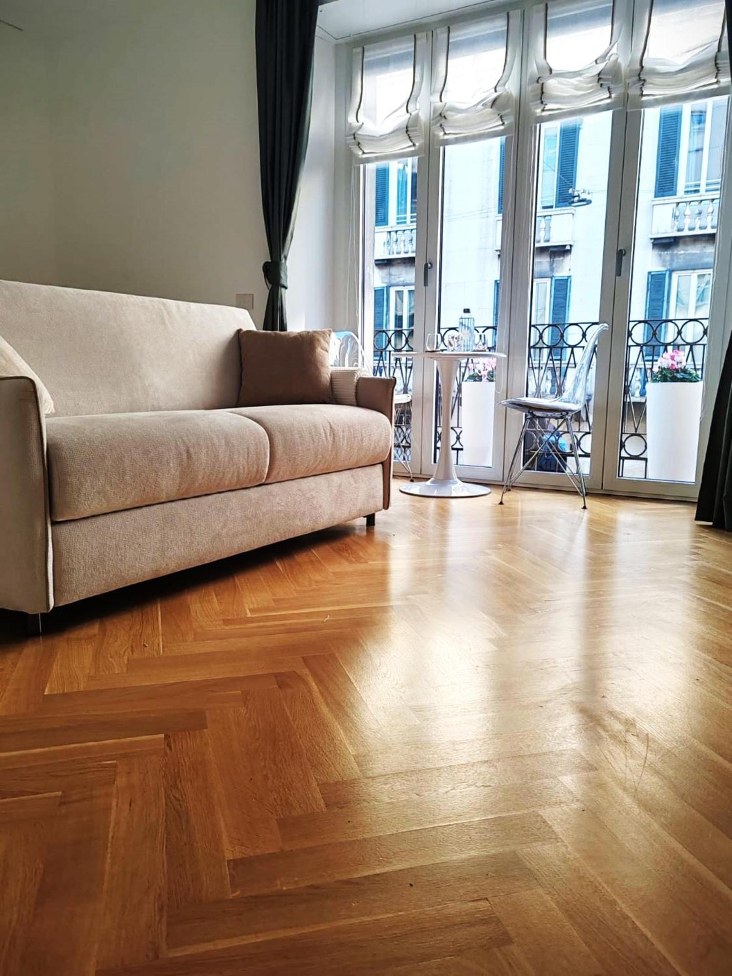 B And G San Babila- Luxury In The Heart Of Milano - Design District Hotell Exteriör bild