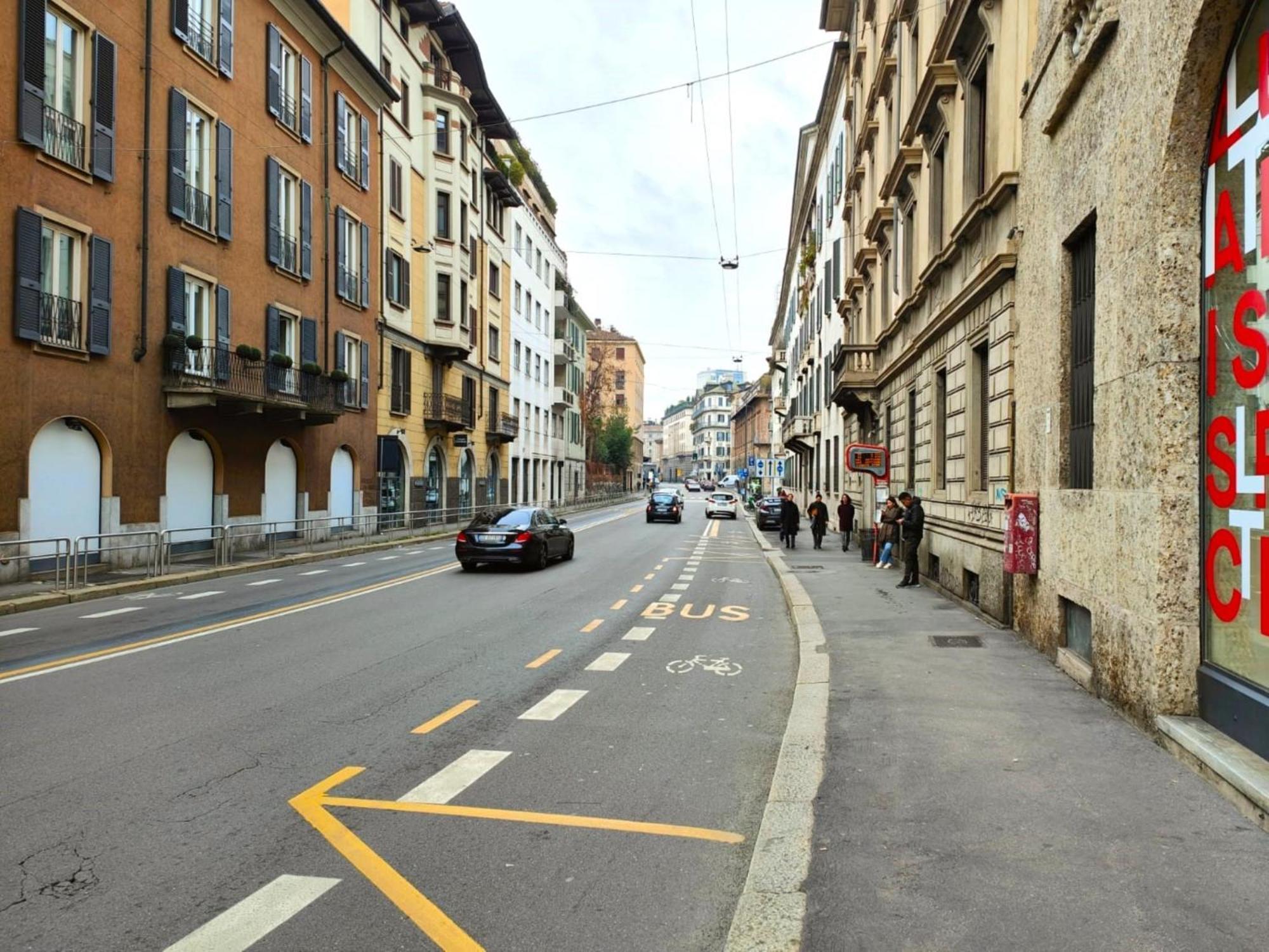 B And G San Babila- Luxury In The Heart Of Milano - Design District Hotell Exteriör bild